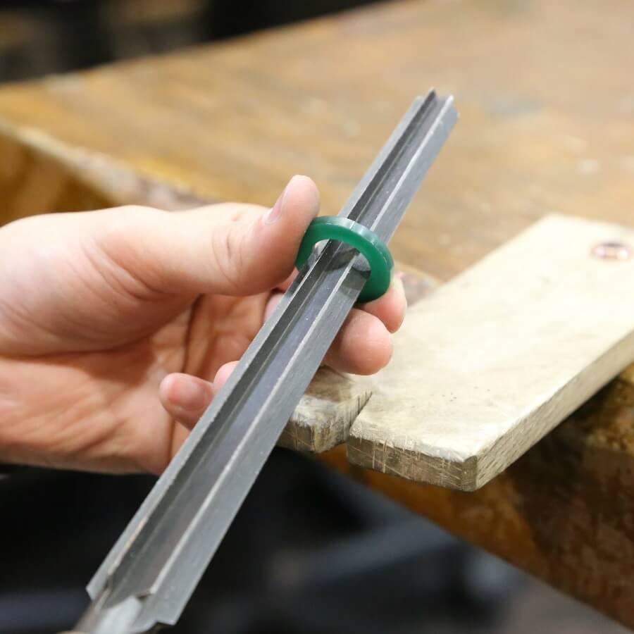 軟らかいロウ材から、キャスト後（鋳造）の金属加工までを学んでいきます