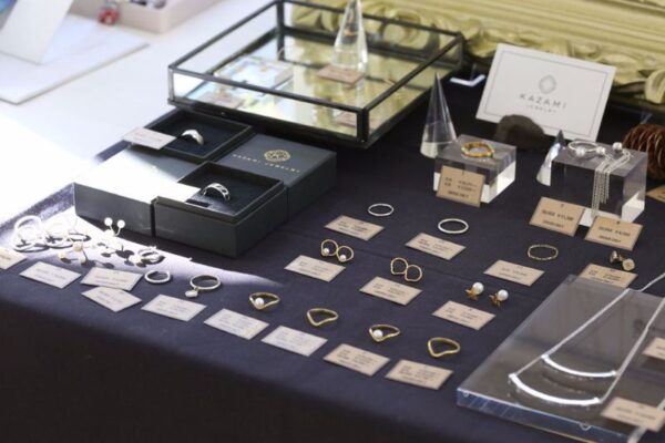 ジュエリーの展示販売会のディスプレイ
