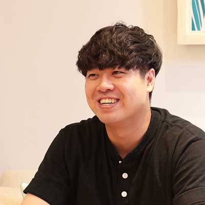 デザイナー及川嵩弘