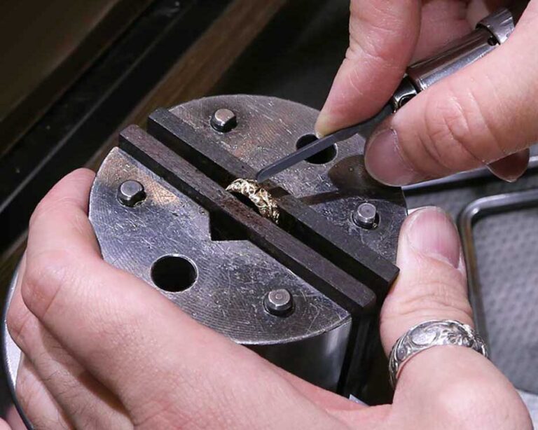 片切りタガネ彫り