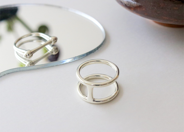 I/VVORYのジュエリー