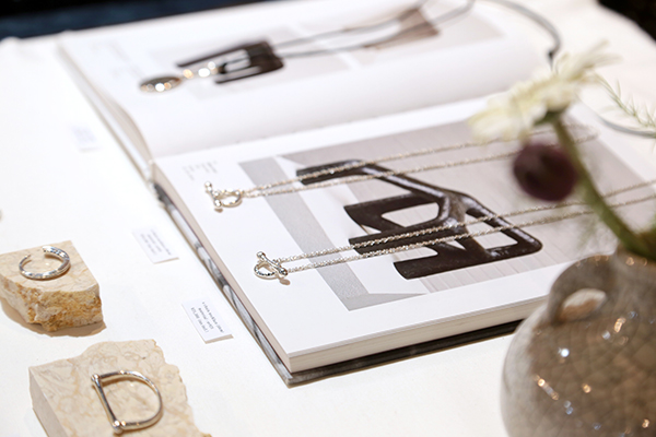 I/VVORYのディスプレイ