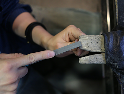 彫金ピアスの作り方解説　やすり整形