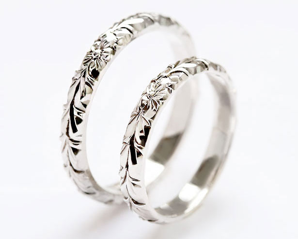 片切りタガネで彫り入れしたリング
