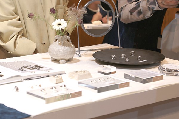 I/VVORYのディスプレイ