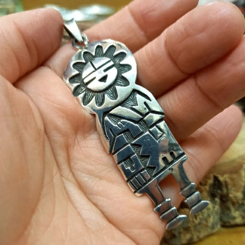 ナバホ族のスタンプワークサンフェイス