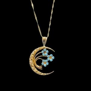 アールヌーヴォーの月モチーフネックレス