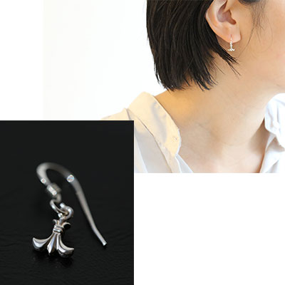 百合の紋章モチーフのピアス作品例