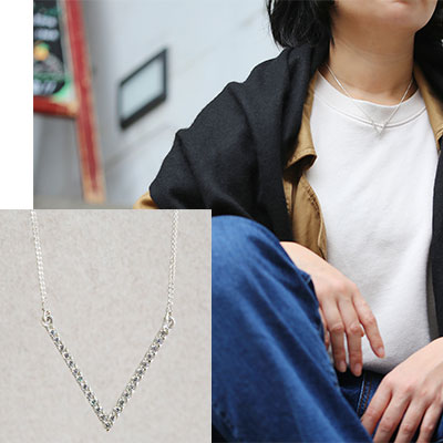 V字型エタニティネックレス作品例