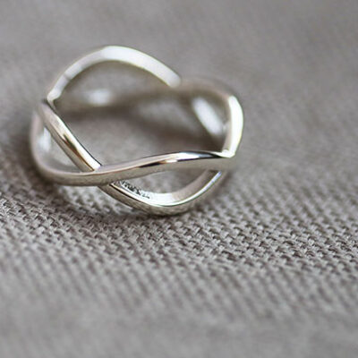 無限模様が表現されたリングの作品例